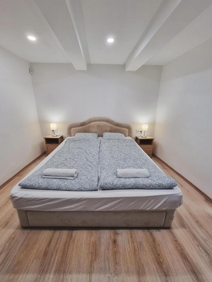 Gyongy Apartmanhazak Apartment Gyöngyös Bagian luar foto